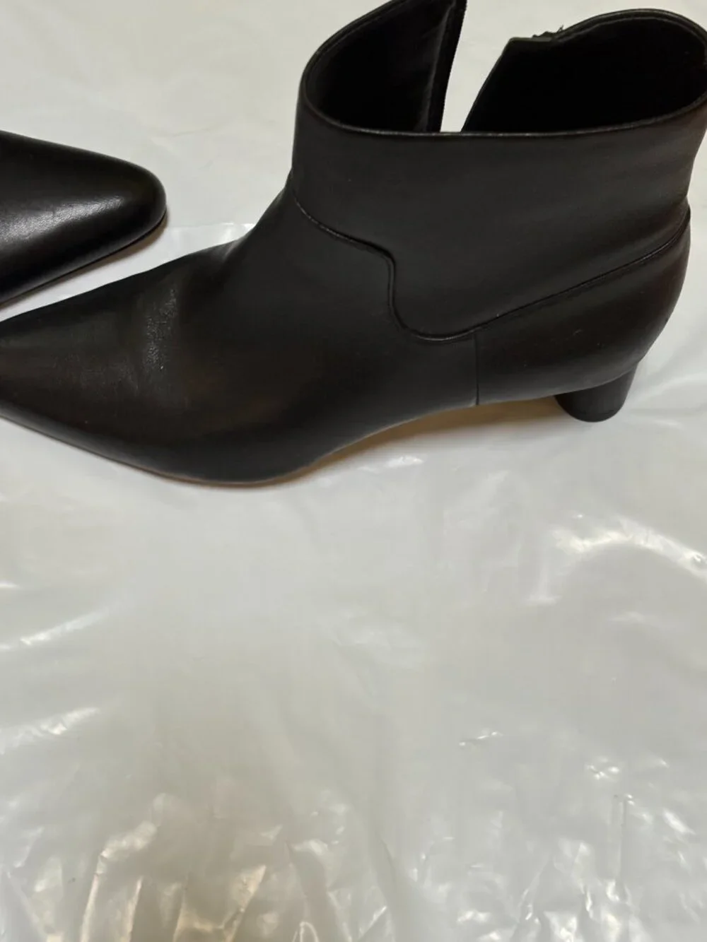 Vince Hilda Soft Leather Booties Sz 7.5 Black ~2 inch Heel
